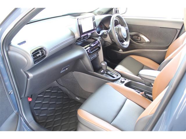 ヤリスクロス ハイブリッドＺ　アドベンチャー　４ＷＤ　フルセグ　ミュージックプレイヤー接続可　バックカメラ　衝突被害軽減システム　ＥＴＣ　ドラレコ　ＬＥＤヘッドランプ　ワンオーナー　記録簿（7枚目）