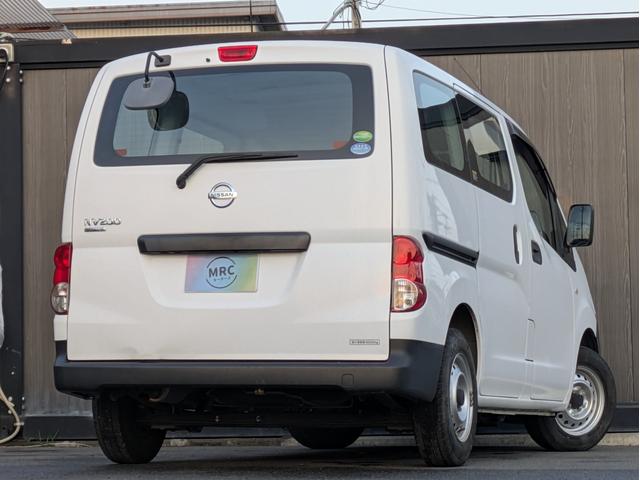 ＮＶ２００バネットバン ＤＸ　最大積載６００ｋｇ　２人乗り　禁煙車　衝突軽減システム　レーンアシスト　ドライブレコーダー　オートライト（2枚目）