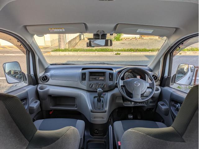 ＮＶ２００バネットバン ＤＸ　最大積載６００ｋｇ　２人乗り　禁煙車　衝突軽減システム　レーンアシスト　ドライブレコーダー　オートライト（3枚目）