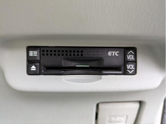 プリウス Ｓ　Ｐスタート／スマートキー／ＥＴＣ／純正ＳＤナビ／Ｂｌｕｅｔｏｏｔｈ／フルセグＴＶ／空気清浄機／ステアリングリモコン／フォグライト／オートライト／純正アルミ（18枚目）