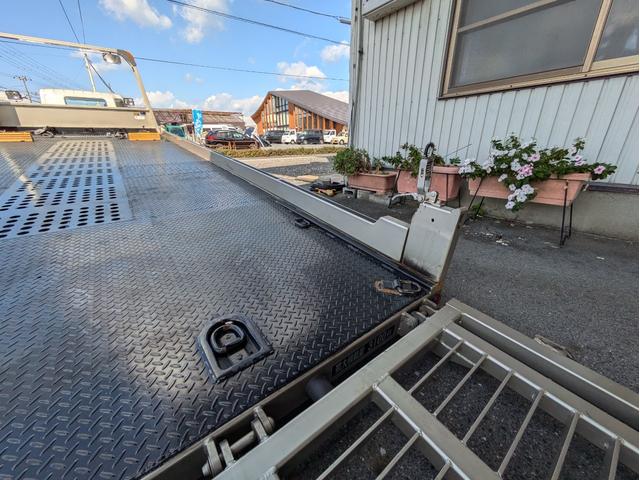 キャンター  積載車 UC-35 NEO5 最大積載量3100kg 長760 幅222 高229 ラジコン ウインチ ETC2.0 バックカメラ 左右開閉あおり キーレス 車線逸脱警報(13枚目)