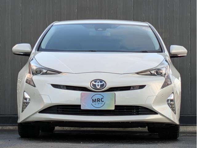 プリウス Sセーフティプラス レーダークルコン/衝突軽減ブレーキ/レーンアシスト/オートハイビーム/コーナーセンサー/Pアシスト/純正SDナビ/Bluetooth/フルセグTV/Bカメラ/ETC/ステリモ/フォグライト(6枚目)