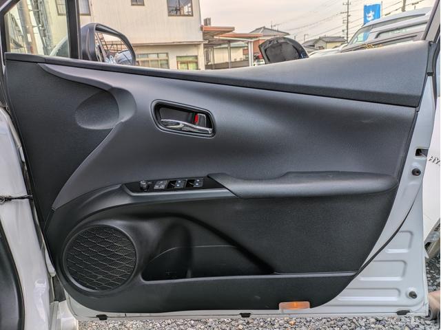 プリウス Sセーフティプラス レーダークルコン/衝突軽減ブレーキ/レーンアシスト/オートハイビーム/コーナーセンサー/Pアシスト/純正SDナビ/Bluetooth/フルセグTV/Bカメラ/ETC/ステリモ/フォグライト(19枚目)