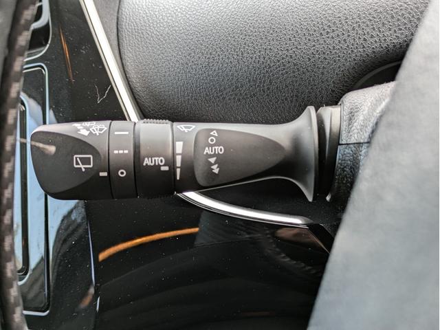 プリウス Sセーフティプラス レーダークルコン/衝突軽減ブレーキ/レーンアシスト/オートハイビーム/コーナーセンサー/Pアシスト/純正SDナビ/Bluetooth/フルセグTV/Bカメラ/ETC/ステリモ/フォグライト(25枚目)