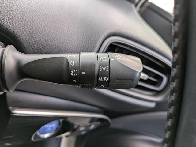 プリウス Sセーフティプラス レーダークルコン/衝突軽減ブレーキ/レーンアシスト/オートハイビーム/コーナーセンサー/Pアシスト/純正SDナビ/Bluetooth/フルセグTV/Bカメラ/ETC/ステリモ/フォグライト(26枚目)