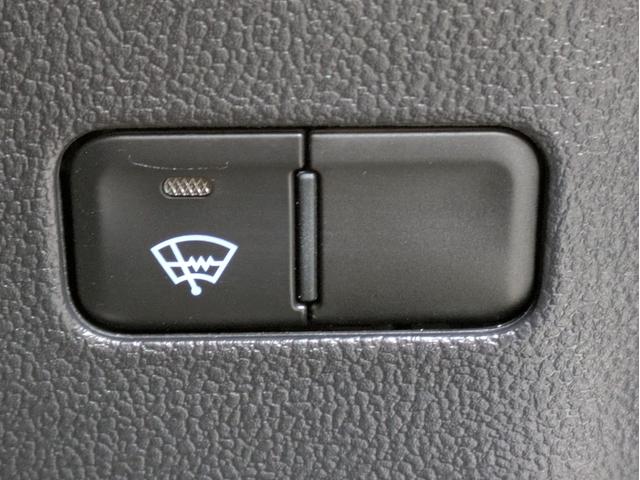 プリウス Sセーフティプラス レーダークルコン/衝突軽減ブレーキ/レーンアシスト/オートハイビーム/コーナーセンサー/Pアシスト/純正SDナビ/Bluetooth/フルセグTV/Bカメラ/ETC/ステリモ/フォグライト(31枚目)