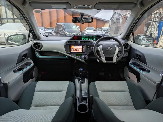 アクア S 修復歴無/記録簿6回分/Bluetooth/社外SDナビ/純正アルミホイール/フルセグTV/キーレス/フォグライト/CD.DVD/アイドリングストップ/ヘッドライトレベライザー(3枚目)