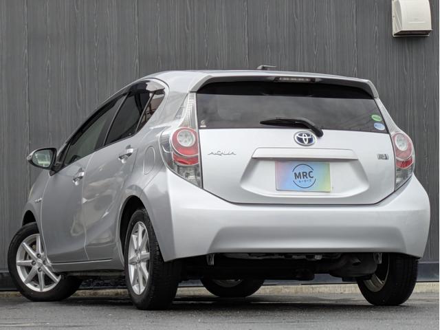 アクア S 修復歴無/記録簿6回分/Bluetooth/社外SDナビ/純正アルミホイール/フルセグTV/キーレス/フォグライト/CD.DVD/アイドリングストップ/ヘッドライトレベライザー(5枚目)