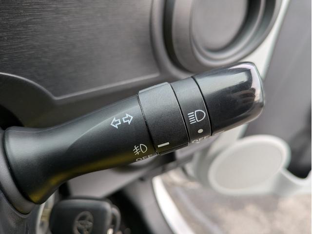 アクア S 修復歴無/記録簿6回分/Bluetooth/社外SDナビ/純正アルミホイール/フルセグTV/キーレス/フォグライト/CD.DVD/アイドリングストップ/ヘッドライトレベライザー(20枚目)