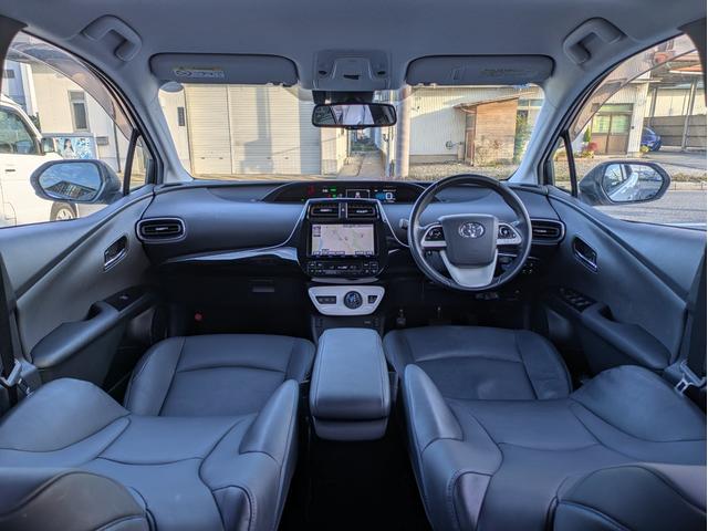 プリウス Ａツーリングセレクション　ワンオーナー／レザーシート／１７インチツーリングホイル／トヨタセーフティセンス／クリアランスソナー／シートヒーター／純正９インチナビ／ＬＥＤライト／禁煙車／革巻きハンドル／オートハイビーム（3枚目）