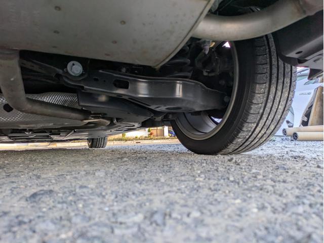 プリウス Ａツーリングセレクション　ワンオーナー／レザーシート／１７インチツーリングホイル／トヨタセーフティセンス／クリアランスソナー／シートヒーター／純正９インチナビ／ＬＥＤライト／禁煙車／革巻きハンドル／オートハイビーム（8枚目）