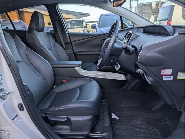 プリウス Ａツーリングセレクション　ワンオーナー／レザーシート／１７インチツーリングホイル／トヨタセーフティセンス／クリアランスソナー／シートヒーター／純正９インチナビ／ＬＥＤライト／禁煙車／革巻きハンドル／オートハイビーム（12枚目）