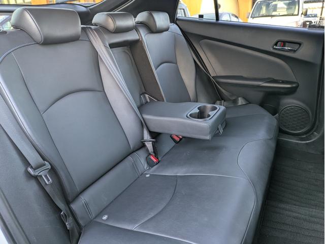 プリウス Ａツーリングセレクション　ワンオーナー／レザーシート／１７インチツーリングホイル／トヨタセーフティセンス／クリアランスソナー／シートヒーター／純正９インチナビ／ＬＥＤライト／禁煙車／革巻きハンドル／オートハイビーム（14枚目）