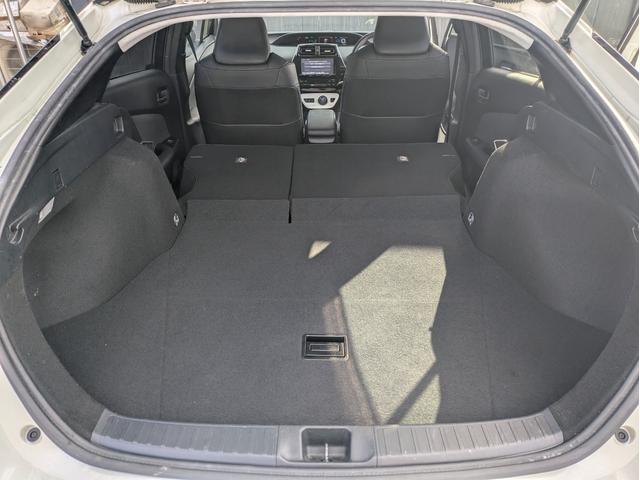 プリウス Ａツーリングセレクション　ワンオーナー／レザーシート／１７インチツーリングホイル／トヨタセーフティセンス／クリアランスソナー／シートヒーター／純正９インチナビ／ＬＥＤライト／禁煙車／革巻きハンドル／オートハイビーム（17枚目）