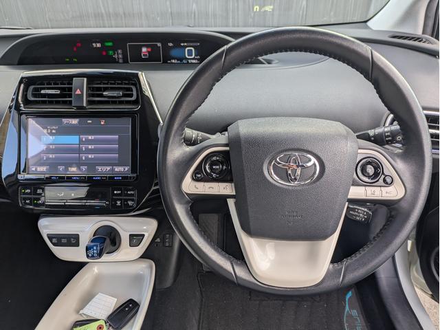 プリウス Ａツーリングセレクション　ワンオーナー／レザーシート／１７インチツーリングホイル／トヨタセーフティセンス／クリアランスソナー／シートヒーター／純正９インチナビ／ＬＥＤライト／禁煙車／革巻きハンドル／オートハイビーム（18枚目）