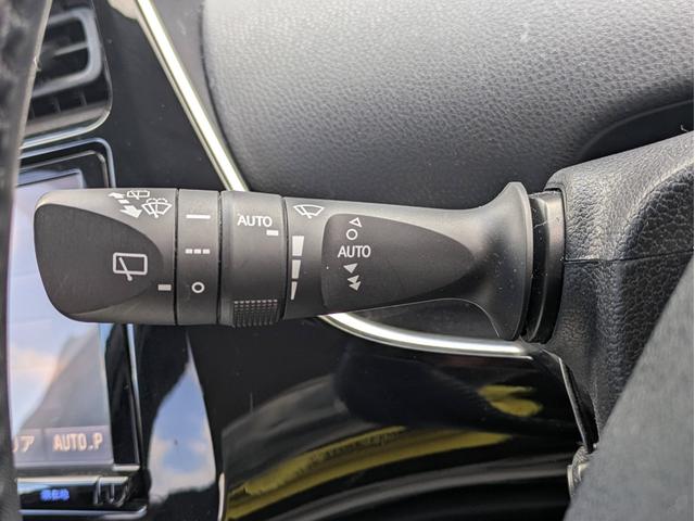 プリウス Ａツーリングセレクション　ワンオーナー／レザーシート／１７インチツーリングホイル／トヨタセーフティセンス／クリアランスソナー／シートヒーター／純正９インチナビ／ＬＥＤライト／禁煙車／革巻きハンドル／オートハイビーム（22枚目）