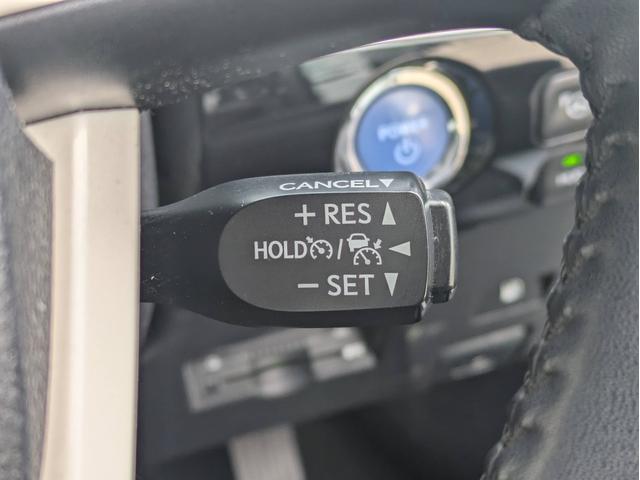 プリウス Ａツーリングセレクション　ワンオーナー／レザーシート／１７インチツーリングホイル／トヨタセーフティセンス／クリアランスソナー／シートヒーター／純正９インチナビ／ＬＥＤライト／禁煙車／革巻きハンドル／オートハイビーム（24枚目）