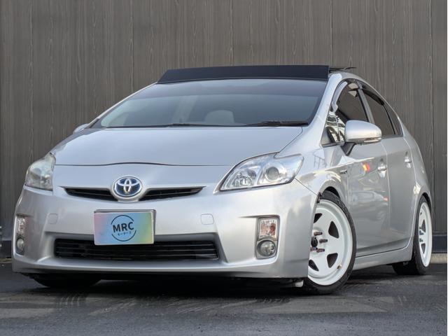 プリウス S サンルーフ/ローダウン/Pスタート/スマートキー/ETC/バックカメラ/純正HDDナビ/Bluetooth/ワンセグ/LEDヘッドライト/社外アルミ(2枚目)