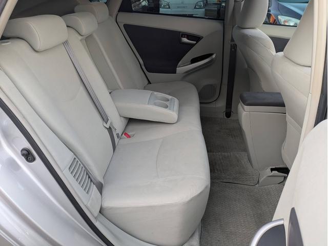 プリウス S サンルーフ/ローダウン/Pスタート/スマートキー/ETC/バックカメラ/純正HDDナビ/Bluetooth/ワンセグ/LEDヘッドライト/社外アルミ(19枚目)