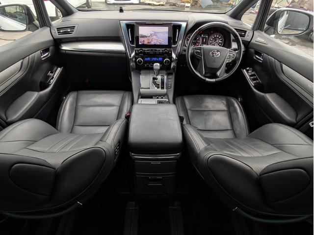 アルファード ３．５エグゼクティブラウンジＳ　モデリスタエアロ　ツインサンルーフ　両側Ｐスラ　電動リアゲート　９．２インチメーカーナビ　１２．１フリップダウンモニター　アラウンドビュー　　デジタルインナーミラー　本革シート　セーフティーセンスＰ（4枚目）