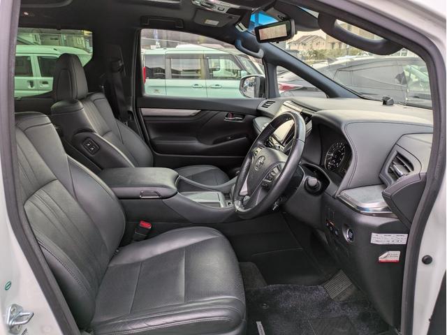 アルファード ３．５エグゼクティブラウンジＳ　モデリスタエアロ　ツインサンルーフ　両側Ｐスラ　電動リアゲート　９．２インチメーカーナビ　１２．１フリップダウンモニター　アラウンドビュー　　デジタルインナーミラー　本革シート　セーフティーセンスＰ（18枚目）