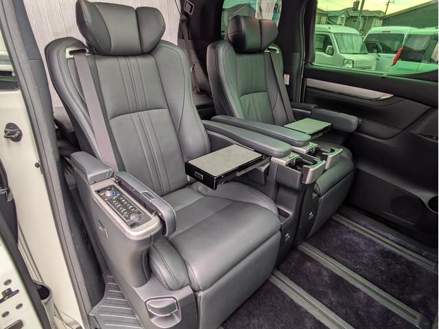 アルファード ３．５エグゼクティブラウンジＳ　モデリスタエアロ　ツインサンルーフ　両側Ｐスラ　電動リアゲート　９．２インチメーカーナビ　１２．１フリップダウンモニター　アラウンドビュー　　デジタルインナーミラー　本革シート　セーフティーセンスＰ（21枚目）