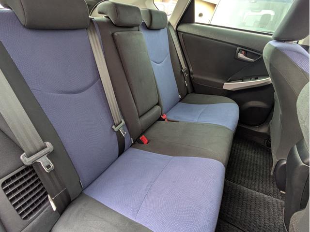 プリウス S スマートキー/Pスタート/バックカメラ/SDナビ/フルセグTV/Bluetooth接続/禁煙車/オートライト/ETC/フォグライト(11枚目)