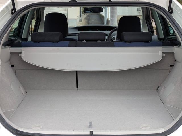 プリウス S スマートキー/Pスタート/バックカメラ/SDナビ/フルセグTV/Bluetooth接続/禁煙車/オートライト/ETC/フォグライト(12枚目)