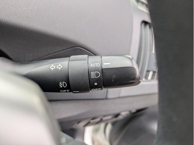 プリウス S スマートキー/Pスタート/バックカメラ/SDナビ/フルセグTV/Bluetooth接続/禁煙車/オートライト/ETC/フォグライト(15枚目)