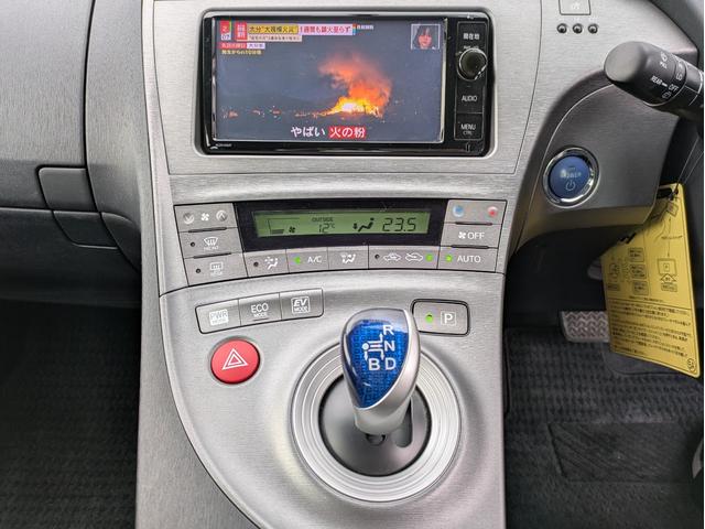プリウス S スマートキー/Pスタート/バックカメラ/SDナビ/フルセグTV/Bluetooth接続/禁煙車/オートライト/ETC/フォグライト(19枚目)
