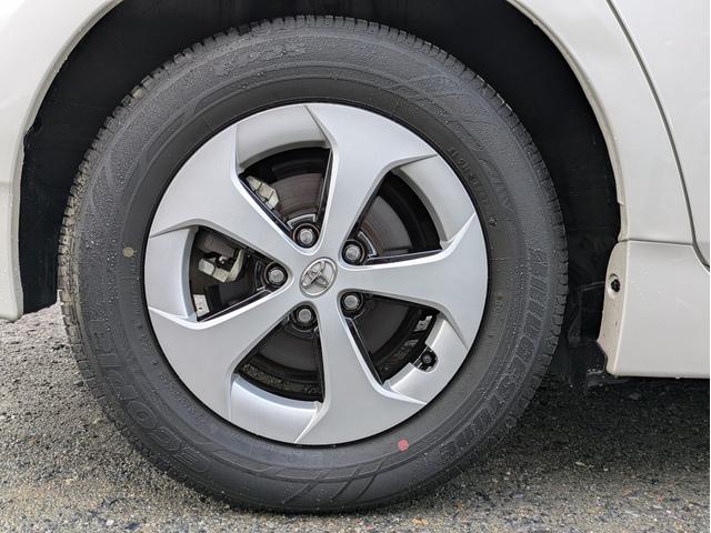 プリウス S スマートキー/Pスタート/バックカメラ/SDナビ/フルセグTV/Bluetooth接続/禁煙車/オートライト/ETC/フォグライト(32枚目)