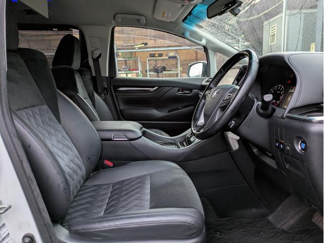 アルファード ２．５Ｓ　Ｃパッケージ　エグゼクティブパワーシート／オットマン／両側Ｐスライド／レーダークルコン／後席モニター／ドラレコ／バックカメラ／ハンドルヒーター／衝突軽減ブレーキ／電動リアゲート／Ｗエアコン／純正アルミ／ＬＥＤヘッド（9枚目）