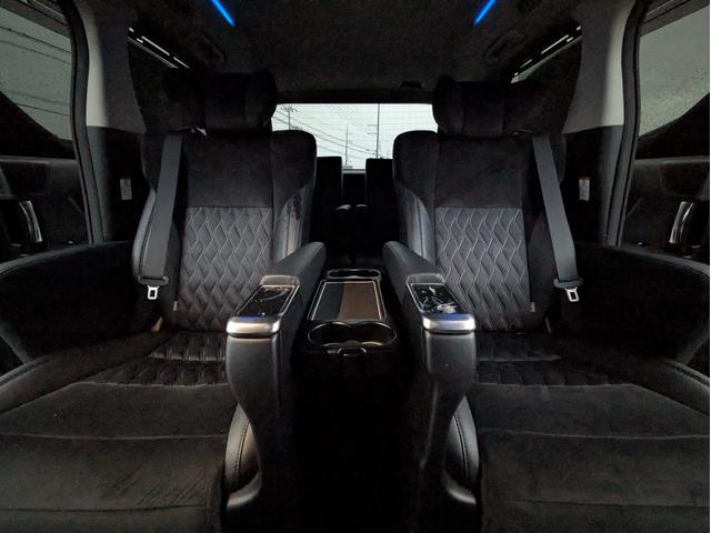 アルファード ２．５Ｓ　Ｃパッケージ　エグゼクティブパワーシート／オットマン／両側Ｐスライド／レーダークルコン／後席モニター／ドラレコ／バックカメラ／ハンドルヒーター／衝突軽減ブレーキ／電動リアゲート／Ｗエアコン／純正アルミ／ＬＥＤヘッド（11枚目）