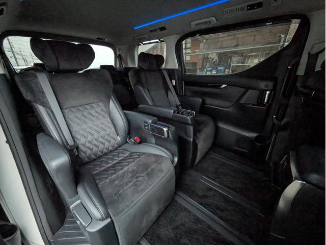 アルファード ２．５Ｓ　Ｃパッケージ　エグゼクティブパワーシート／オットマン／両側Ｐスライド／レーダークルコン／後席モニター／ドラレコ／バックカメラ／ハンドルヒーター／衝突軽減ブレーキ／電動リアゲート／Ｗエアコン／純正アルミ／ＬＥＤヘッド（13枚目）