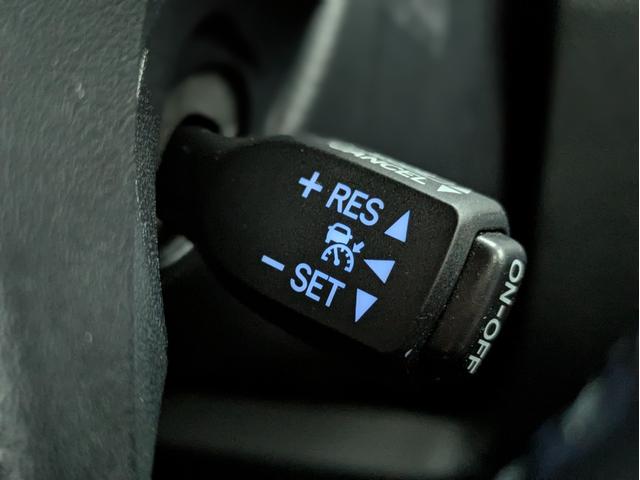 アルファード ２．５Ｓ　Ｃパッケージ　エグゼクティブパワーシート／オットマン／両側Ｐスライド／レーダークルコン／後席モニター／ドラレコ／バックカメラ／ハンドルヒーター／衝突軽減ブレーキ／電動リアゲート／Ｗエアコン／純正アルミ／ＬＥＤヘッド（18枚目）