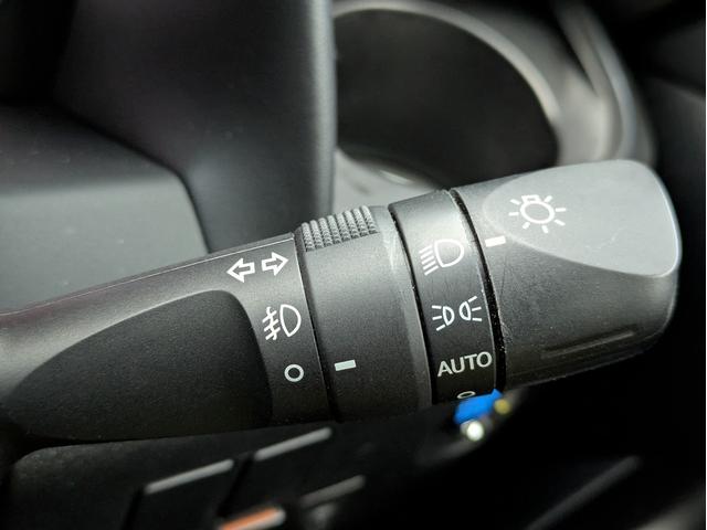 アルファード ２．５Ｓ　Ｃパッケージ　エグゼクティブパワーシート／オットマン／両側Ｐスライド／レーダークルコン／後席モニター／ドラレコ／バックカメラ／ハンドルヒーター／衝突軽減ブレーキ／電動リアゲート／Ｗエアコン／純正アルミ／ＬＥＤヘッド（33枚目）