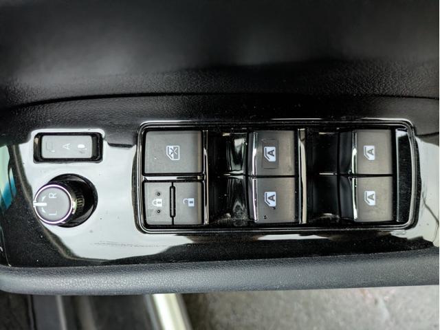 アルファード ２．５Ｓ　Ｃパッケージ　エグゼクティブパワーシート／オットマン／両側Ｐスライド／レーダークルコン／後席モニター／ドラレコ／バックカメラ／ハンドルヒーター／衝突軽減ブレーキ／電動リアゲート／Ｗエアコン／純正アルミ／ＬＥＤヘッド（42枚目）