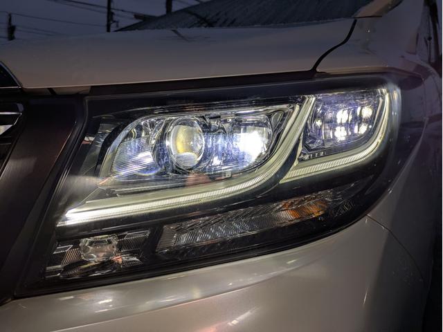 アルファード ２．５Ｓ　Ｃパッケージ　エグゼクティブパワーシート／オットマン／両側Ｐスライド／レーダークルコン／後席モニター／ドラレコ／バックカメラ／ハンドルヒーター／衝突軽減ブレーキ／電動リアゲート／Ｗエアコン／純正アルミ／ＬＥＤヘッド（45枚目）