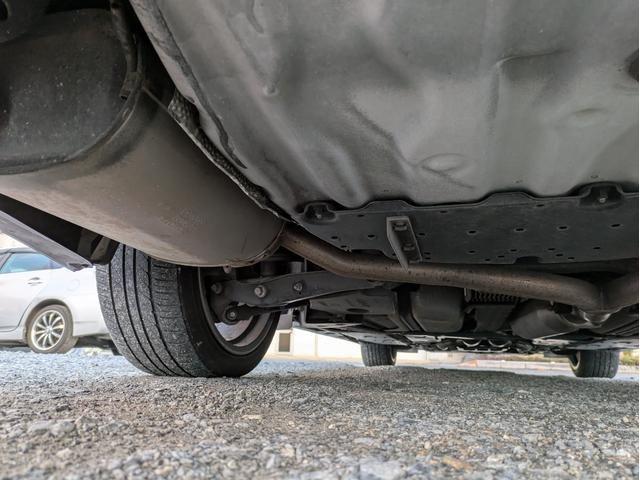 クラウンハイブリッド スペシャルエディション　レーダークルコン／サイド・バックカメラ／パワーシート／シートメモリー／純正ＨＤＤナビ／プッシュスタート／Ｂｌｕｅｔｏｏｔｈ接続／ＥＴＣ／ＨＩＤヘッドライト／フルセグＴＶ（12枚目）