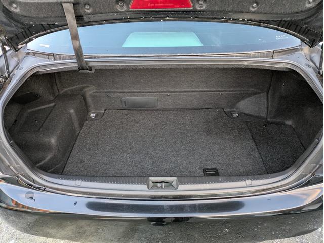 クラウンハイブリッド スペシャルエディション　レーダークルコン／サイド・バックカメラ／パワーシート／シートメモリー／純正ＨＤＤナビ／プッシュスタート／Ｂｌｕｅｔｏｏｔｈ接続／ＥＴＣ／ＨＩＤヘッドライト／フルセグＴＶ（19枚目）