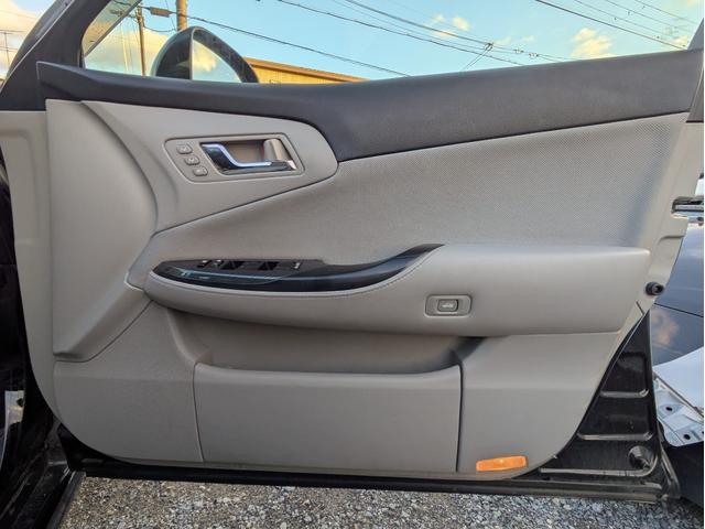 クラウンハイブリッド スペシャルエディション　レーダークルコン／サイド・バックカメラ／パワーシート／シートメモリー／純正ＨＤＤナビ／プッシュスタート／Ｂｌｕｅｔｏｏｔｈ接続／ＥＴＣ／ＨＩＤヘッドライト／フルセグＴＶ（21枚目）