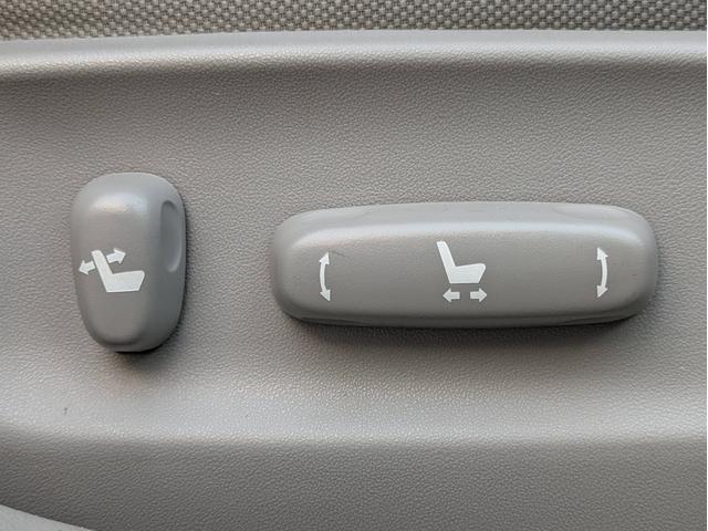 クラウンハイブリッド スペシャルエディション　レーダークルコン／サイド・バックカメラ／パワーシート／シートメモリー／純正ＨＤＤナビ／プッシュスタート／Ｂｌｕｅｔｏｏｔｈ接続／ＥＴＣ／ＨＩＤヘッドライト／フルセグＴＶ（38枚目）