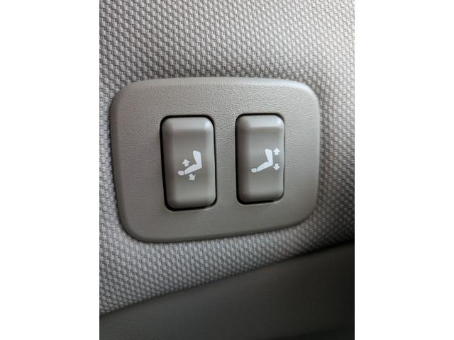 クラウンハイブリッド スペシャルエディション　レーダークルコン／サイド・バックカメラ／パワーシート／シートメモリー／純正ＨＤＤナビ／プッシュスタート／Ｂｌｕｅｔｏｏｔｈ接続／ＥＴＣ／ＨＩＤヘッドライト／フルセグＴＶ（44枚目）