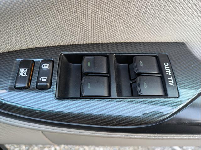 クラウンハイブリッド スペシャルエディション　レーダークルコン／サイド・バックカメラ／パワーシート／シートメモリー／純正ＨＤＤナビ／プッシュスタート／Ｂｌｕｅｔｏｏｔｈ接続／ＥＴＣ／ＨＩＤヘッドライト／フルセグＴＶ（45枚目）