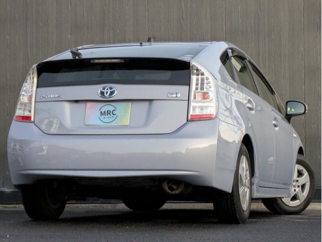 プリウス Ｓ　フロント／サイド／バックカメラ／スマートキー／純正ＨＤＤナビ／ＥＴＣ／Ｂｌｕｅｔｏｏｔｈ接続／ステアリングリモコン／フォグライト／純正アルミホイール（2枚目）