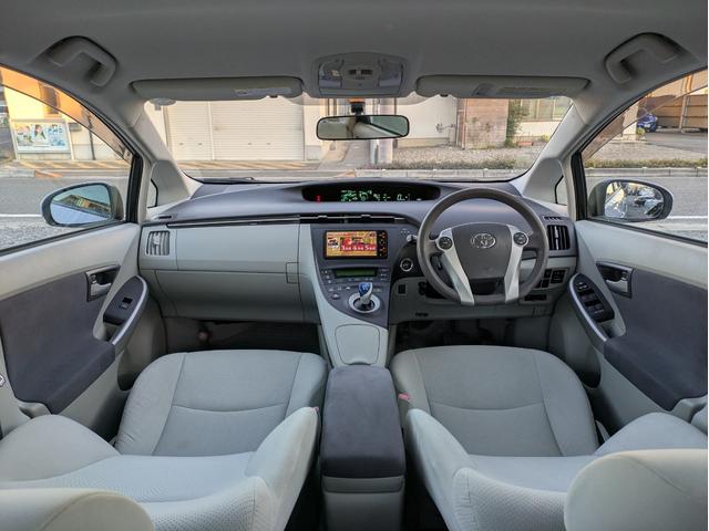 プリウス Ｓ　フロント／サイド／バックカメラ／スマートキー／純正ＨＤＤナビ／ＥＴＣ／Ｂｌｕｅｔｏｏｔｈ接続／ステアリングリモコン／フォグライト／純正アルミホイール（3枚目）