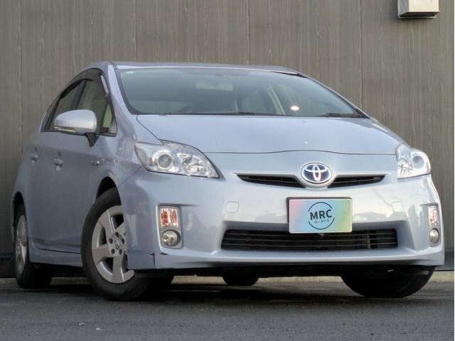 プリウス Ｓ　フロント／サイド／バックカメラ／スマートキー／純正ＨＤＤナビ／ＥＴＣ／Ｂｌｕｅｔｏｏｔｈ接続／ステアリングリモコン／フォグライト／純正アルミホイール（4枚目）