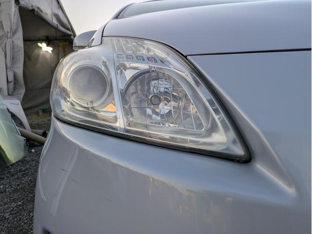 プリウス Ｓ　フロント／サイド／バックカメラ／スマートキー／純正ＨＤＤナビ／ＥＴＣ／Ｂｌｕｅｔｏｏｔｈ接続／ステアリングリモコン／フォグライト／純正アルミホイール（9枚目）