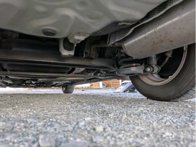 プリウス Ｓ　フロント／サイド／バックカメラ／スマートキー／純正ＨＤＤナビ／ＥＴＣ／Ｂｌｕｅｔｏｏｔｈ接続／ステアリングリモコン／フォグライト／純正アルミホイール（12枚目）