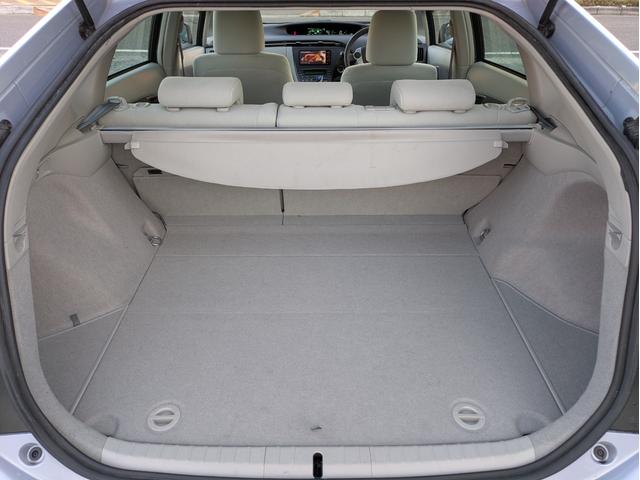 プリウス Ｓ　フロント／サイド／バックカメラ／スマートキー／純正ＨＤＤナビ／ＥＴＣ／Ｂｌｕｅｔｏｏｔｈ接続／ステアリングリモコン／フォグライト／純正アルミホイール（20枚目）